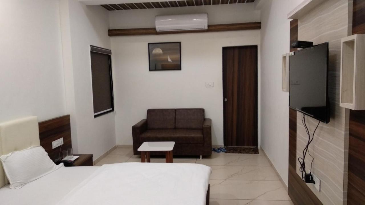 Hotel The Grand Shiva Gondal Екстер'єр фото