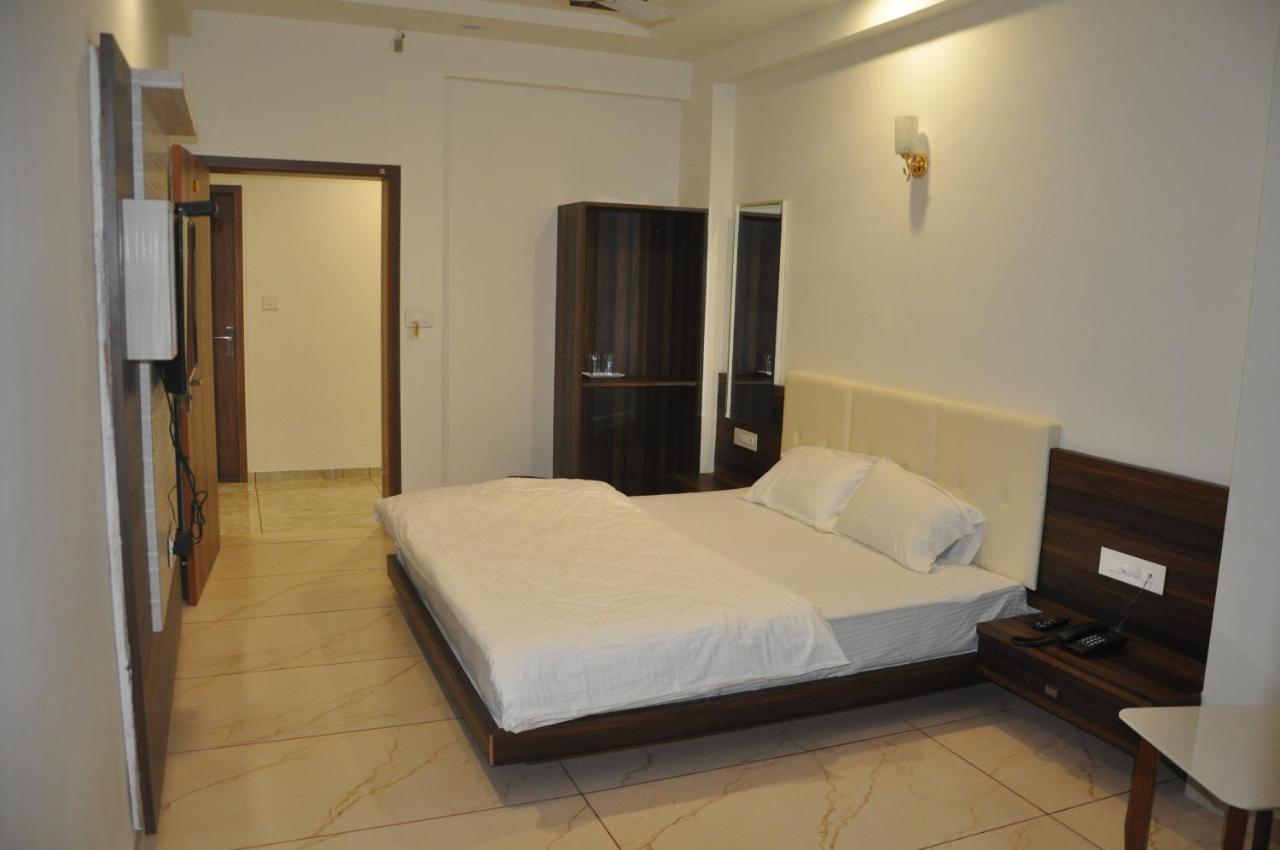 Hotel The Grand Shiva Gondal Екстер'єр фото
